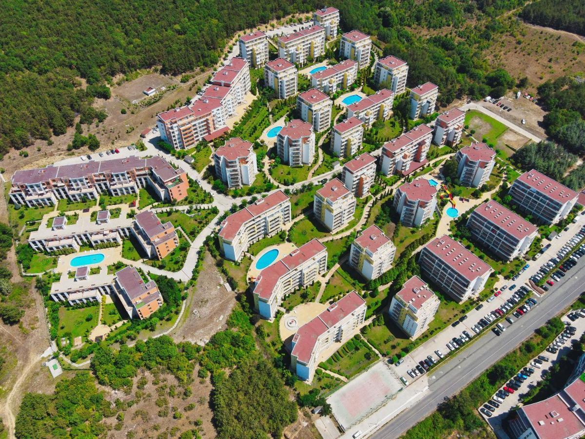 皇冠堡俱乐部公寓式酒店 圣弗拉斯 外观 照片